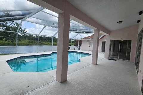 House in Lutz, Florida 4 bedrooms, 246.93 sq.m. № 1778568 - photo 29