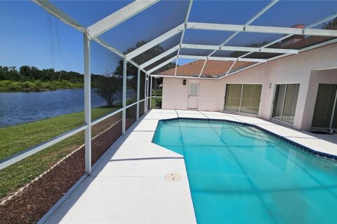 House in Lutz, Florida 4 bedrooms, 246.93 sq.m. № 1778568 - photo 27