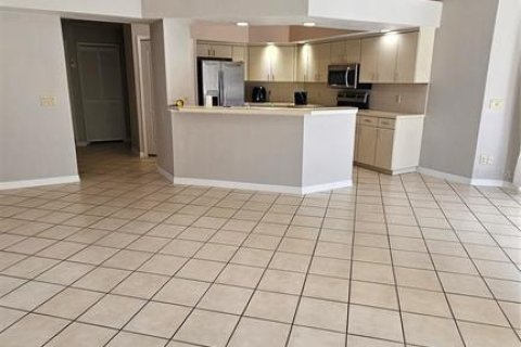 House in Lutz, Florida 4 bedrooms, 246.93 sq.m. № 1778568 - photo 10