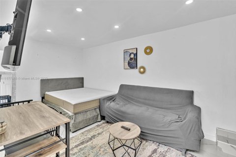 Commercial property in Dania Beach, Florida 46.45 sq.m. № 1925171 - photo 3