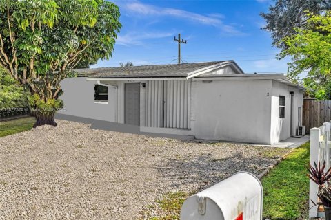 Commercial property in Dania Beach, Florida 46.45 sq.m. № 1925171 - photo 1