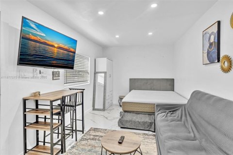 Commercial property in Dania Beach, Florida 46.45 sq.m. № 1925171 - photo 5