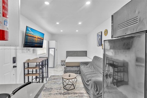 Commercial property in Dania Beach, Florida 46.45 sq.m. № 1925171 - photo 4