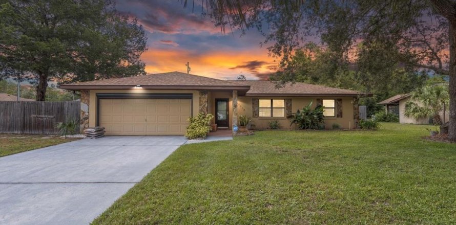 Villa ou maison à Citrus Springs, Floride 3 chambres, 141.03 m2 № 1792034