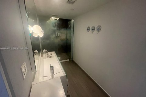 Condo in Miami Beach, Florida № 2078317 - photo 7