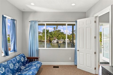 House in Indian Rocks Beach, Florida 4 bedrooms, 307.32 sq.m. № 2403417 - photo 2