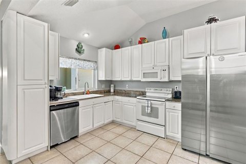House in Indian Rocks Beach, Florida 4 bedrooms, 307.32 sq.m. № 2403417 - photo 16