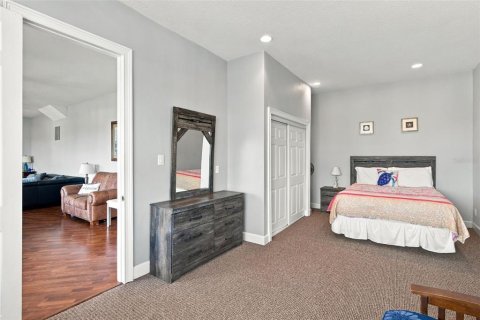 House in Indian Rocks Beach, Florida 4 bedrooms, 307.32 sq.m. № 2403417 - photo 4