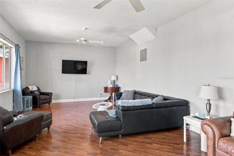 House in Indian Rocks Beach, Florida 4 bedrooms, 307.32 sq.m. № 2403417 - photo 27