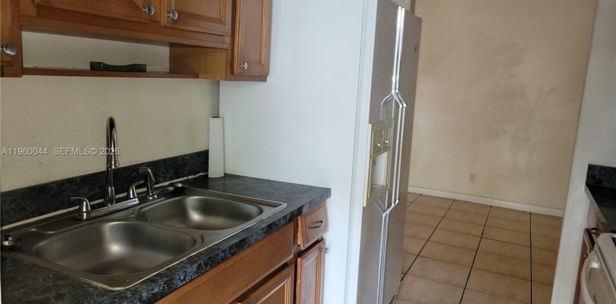 Condominio en Coral Springs, Florida, 2 dormitorios  № 2020289