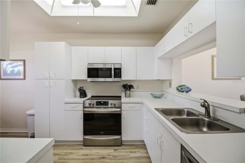 Copropriété à vendre à Sarasota, Floride: 2 chambres, 102.75 m2 № 2138851 - photo 7