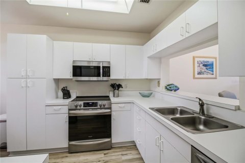 Copropriété à vendre à Sarasota, Floride: 2 chambres, 102.75 m2 № 2138851 - photo 6