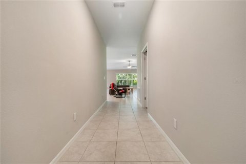 Casa en venta en Tampa, Florida, 4 dormitorios, 179.77 m2 № 2206448 - foto 3