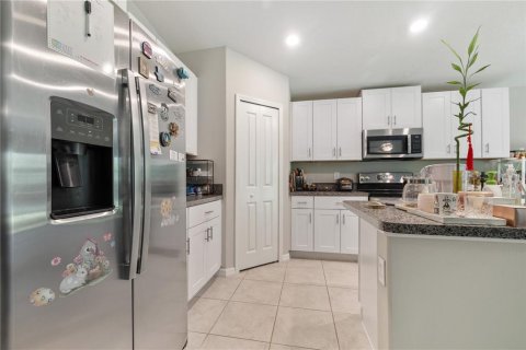 Casa en venta en Tampa, Florida, 4 dormitorios, 179.77 m2 № 2206448 - foto 6