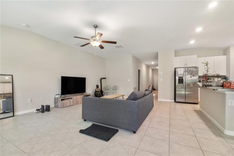 Casa en venta en Tampa, Florida, 4 dormitorios, 179.77 m2 № 2206448 - foto 11
