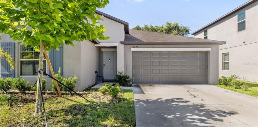 Casa en Tampa, Florida 4 dormitorios, 179.77 m2 № 2206448