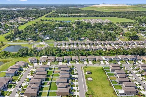 Casa en venta en Tampa, Florida, 4 dormitorios, 179.77 m2 № 2206448 - foto 28