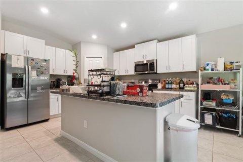 Casa en venta en Tampa, Florida, 4 dormitorios, 179.77 m2 № 2206448 - foto 5