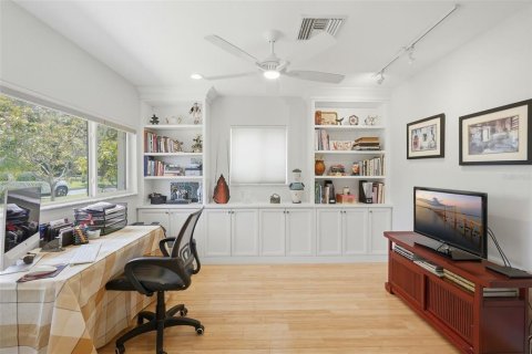 Купить виллу или дом в Сент-Питерсберг, Флорида 9 комнат, 242.85м2, № 2120419 - фото 13
