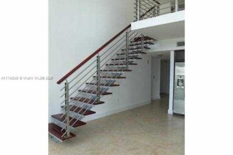 Copropriété à louer à Miami, Floride: 2 chambres, 119.75 m2 № 1490746 - photo 8
