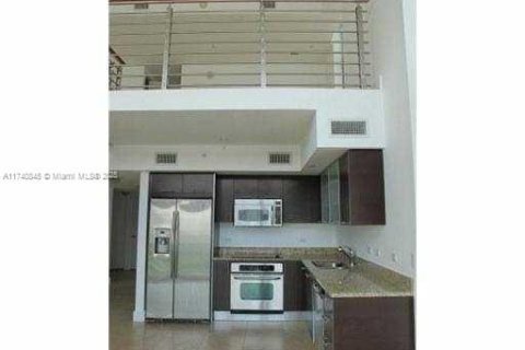Copropriété à louer à Miami, Floride: 2 chambres, 119.75 m2 № 1490746 - photo 4
