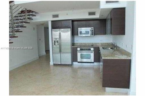 Copropriété à louer à Miami, Floride: 2 chambres, 119.75 m2 № 1490746 - photo 2