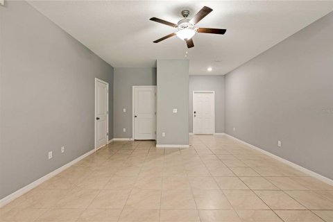 Touwnhouse à louer à New Port Richey, Floride: 3 chambres, 154.78 m2 № 2091507 - photo 7