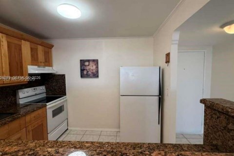 Copropriété à louer à North Miami Beach, Floride: 1 chambre, 72.46 m2 № 2071018 - photo 8