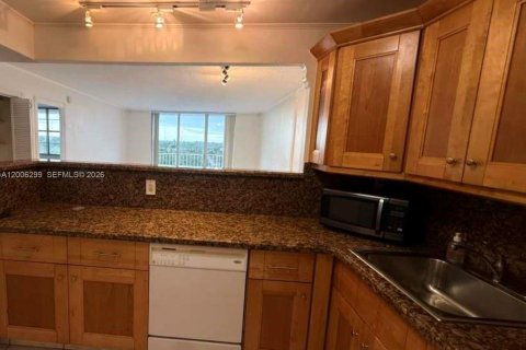 Copropriété à louer à North Miami Beach, Floride: 1 chambre, 72.46 m2 № 2071018 - photo 6