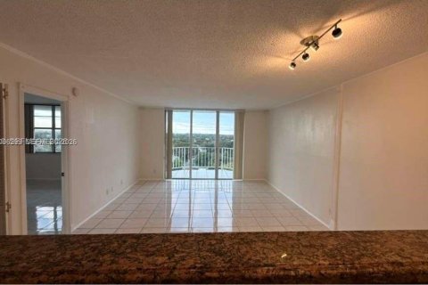 Copropriété à louer à North Miami Beach, Floride: 1 chambre, 72.46 m2 № 2071018 - photo 3