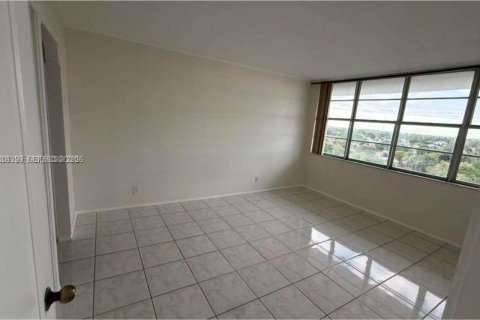 Copropriété à louer à North Miami Beach, Floride: 1 chambre, 72.46 m2 № 2071018 - photo 10