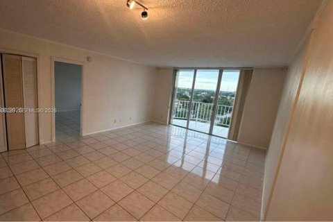 Copropriété à louer à North Miami Beach, Floride: 1 chambre, 72.46 m2 № 2071018 - photo 9