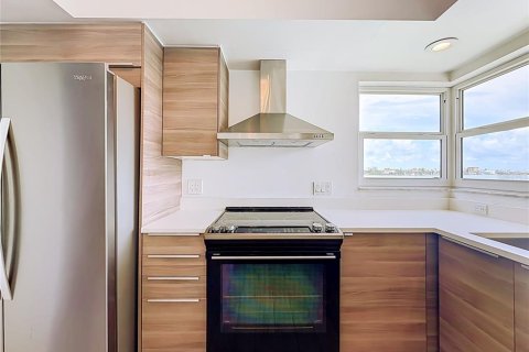 Condominio en venta en Clearwater, Florida, 2 dormitorios, 181.35 m2 № 2295188 - foto 11
