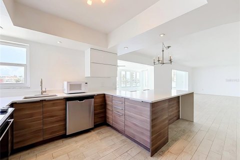 Condominio en venta en Clearwater, Florida, 2 dormitorios, 181.35 m2 № 2295188 - foto 12