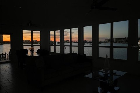 Condominio en venta en Clearwater, Florida, 2 dormitorios, 181.35 m2 № 2295188 - foto 23