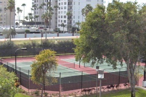 Condo in Saint Petersburg, Florida, 2 bedrooms  № 1782964 - photo 27