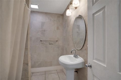 Купить коммерческую недвижимость в Тампа, Флорида 8 спален, 242.1м2, № 2139989 - фото 11