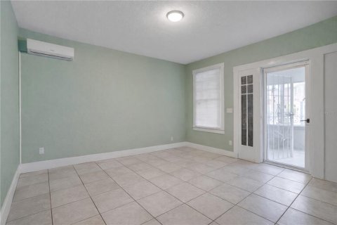 Купить коммерческую недвижимость в Тампа, Флорида 8 спален, 242.1м2, № 2139989 - фото 4