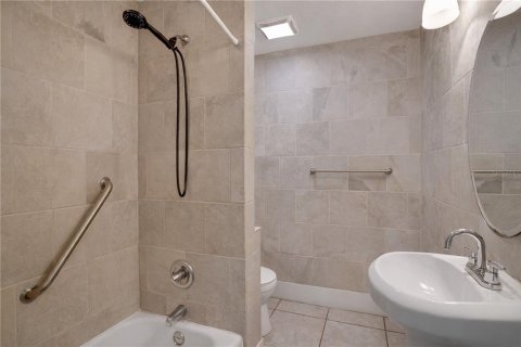 Купить коммерческую недвижимость в Тампа, Флорида 8 спален, 242.1м2, № 2139989 - фото 12