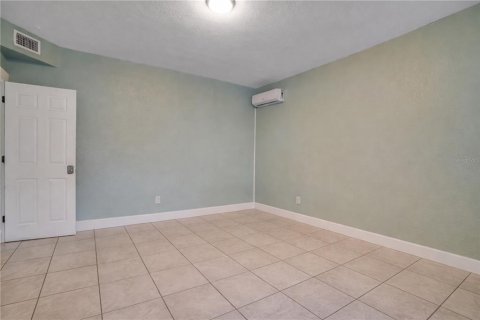 Купить коммерческую недвижимость в Тампа, Флорида 8 спален, 242.1м2, № 2139989 - фото 5