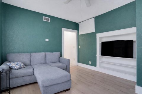 Купить коммерческую недвижимость в Тампа, Флорида 8 спален, 242.1м2, № 2139989 - фото 22