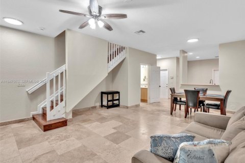 Снять в аренду таунхаус в Уэстон, Флорида 2 спальни, 107.3м2, № 2004557 - фото 15