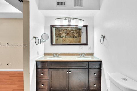 Снять в аренду таунхаус в Уэстон, Флорида 2 спальни, 107.3м2, № 2004557 - фото 29