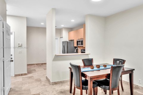 Снять в аренду таунхаус в Уэстон, Флорида 2 спальни, 107.3м2, № 2004557 - фото 11