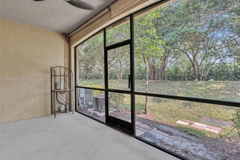 Снять в аренду таунхаус в Уэстон, Флорида 2 спальни, 107.3м2, № 2004557 - фото 20