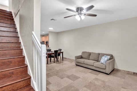 Снять в аренду таунхаус в Уэстон, Флорида 2 спальни, 107.3м2, № 2004557 - фото 21