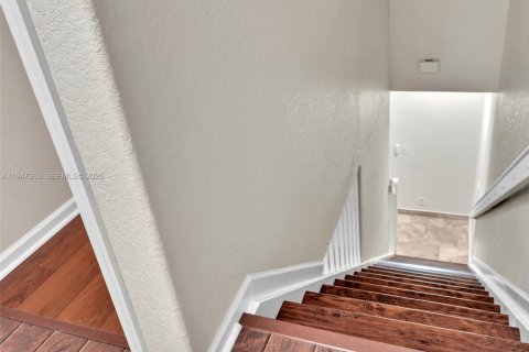 Снять в аренду таунхаус в Уэстон, Флорида 2 спальни, 107.3м2, № 2004557 - фото 23