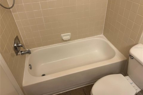 Condo in Orlando, Florida, 1 bedroom № 2095350 - photo 17