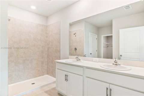 Villa ou maison à louer à LaBelle, Floride: 4 chambres, 169.83 m2 № 2397612 - photo 7