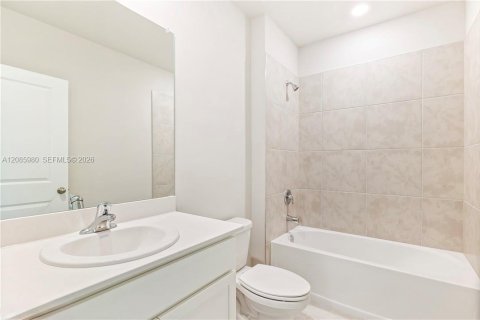 Villa ou maison à louer à LaBelle, Floride: 4 chambres, 169.83 m2 № 2397612 - photo 9